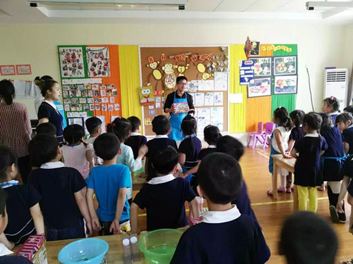 皇家迪智尼嘉興店聯(lián)合幼兒園舉辦“小小建筑師”活動