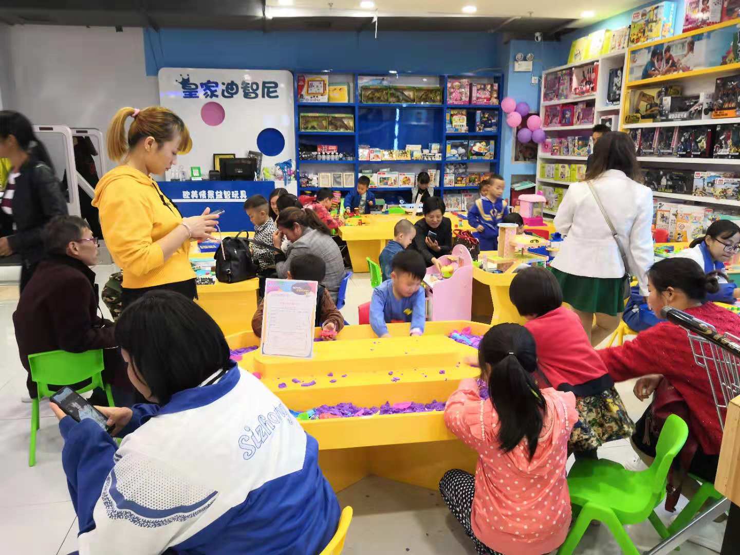 下雨天玩具店鋪沒業績怎么辦？皇家迪智尼你如何提升業績