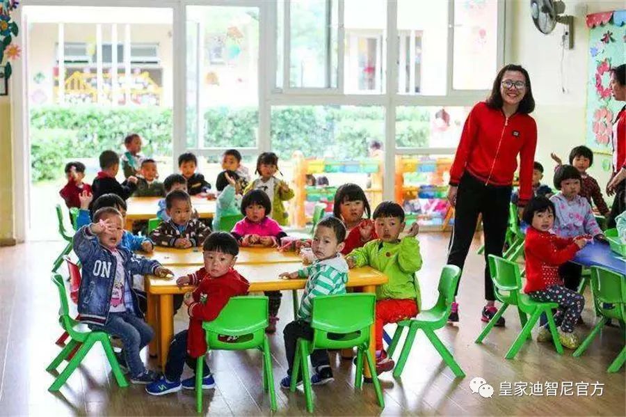 皇家迪智尼 I 幼兒園的小朋友，怎么讓老師產生偏愛呢！