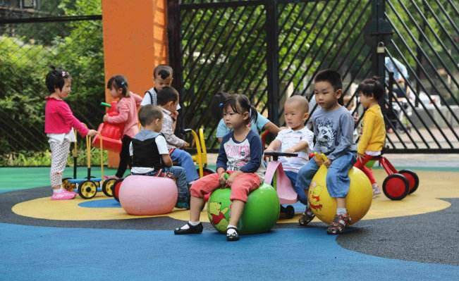 幼兒園老師強烈建議：天氣熱父母不要在讓小公主穿裙子