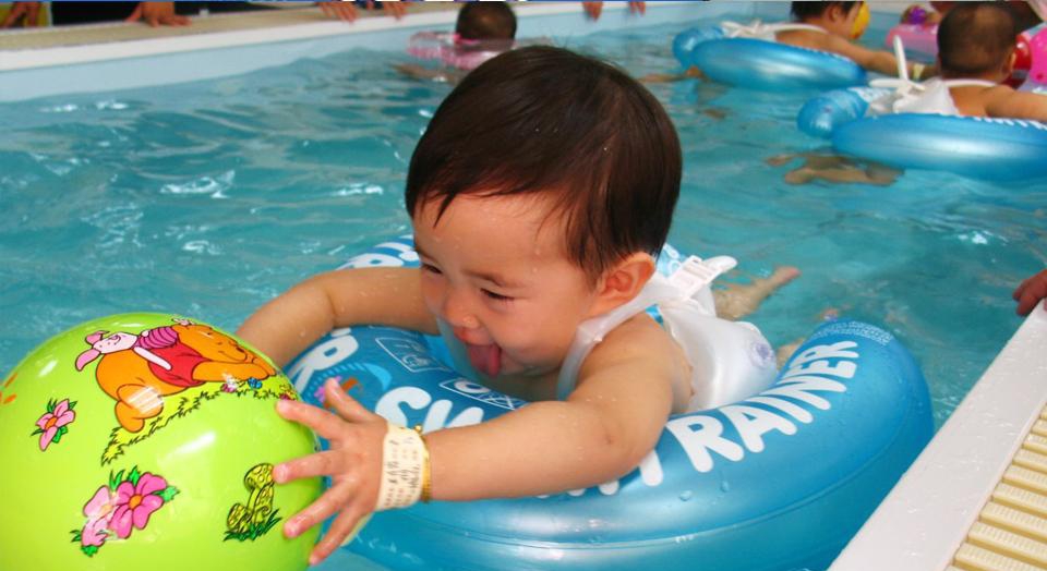 炎炎夏日，孩子想學游泳，家長需要注意哪些細節